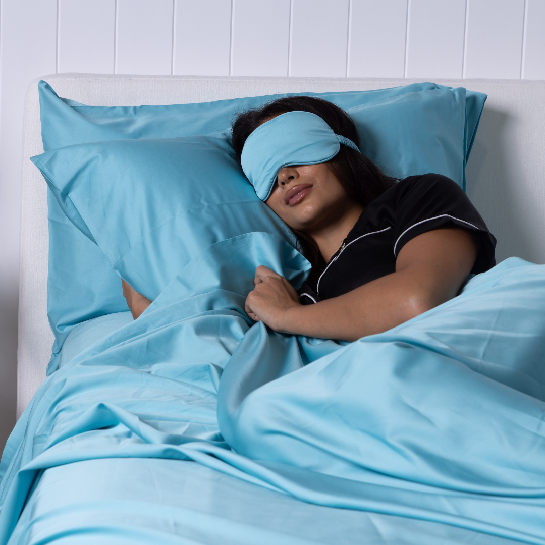 a serene sky blue colourway inspired by the white sands and turquoise waters of the Bahamas, echoing the natural beauty of these iconic islands. The Bahamas Collection is available in complete sets, fitted sheets, and pillowcases.