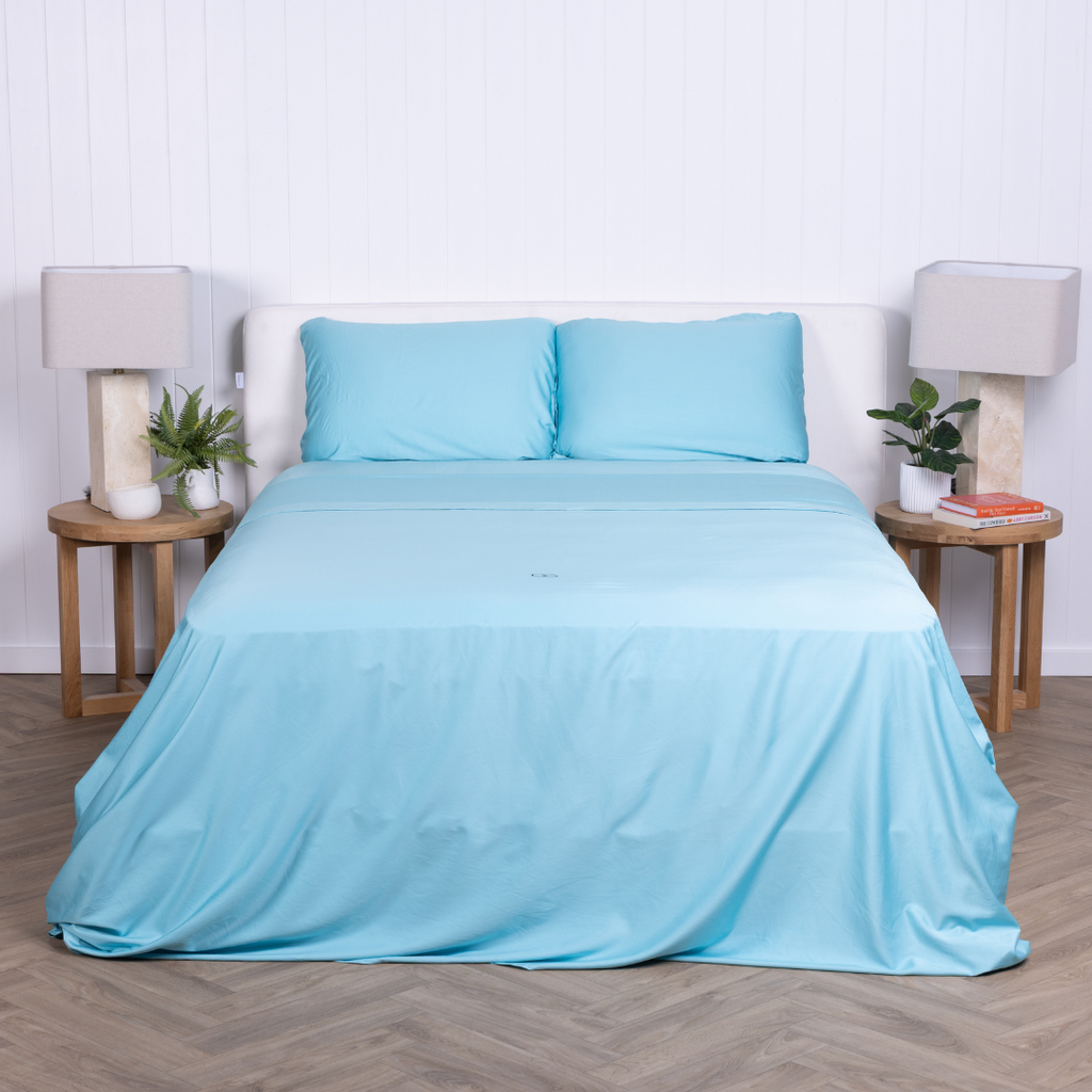 a serene sky blue colourway inspired by the white sands and turquoise waters of the Bahamas, echoing the natural beauty of these iconic islands. The Bahamas Collection is available in complete sets, fitted sheets, and pillowcases.