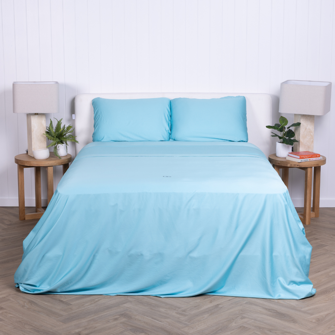 a serene sky blue colourway inspired by the white sands and turquoise waters of the Bahamas, echoing the natural beauty of these iconic islands. The Bahamas Collection is available in complete sets, fitted sheets, and pillowcases.