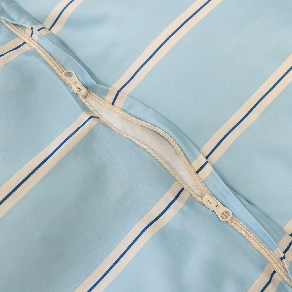 Lake Austin Magnetic Clip & Zip Duvet Cover