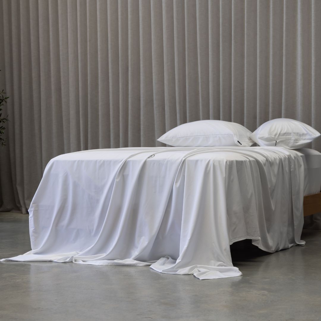 White bed sheets 